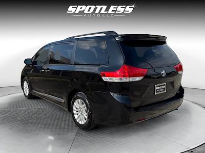 2014 Toyota Sienna 4x2 Minivan for sale #26703 - photo 2