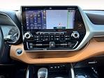 Used 2021 Toyota Highlander Platinum SUV for sale #26933 - photo 22