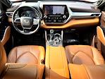 Used 2021 Toyota Highlander Platinum SUV for sale #26933 - photo 24