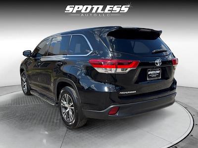 2017 Toyota Highlander 4x2 SUV for sale #27336 - photo 2