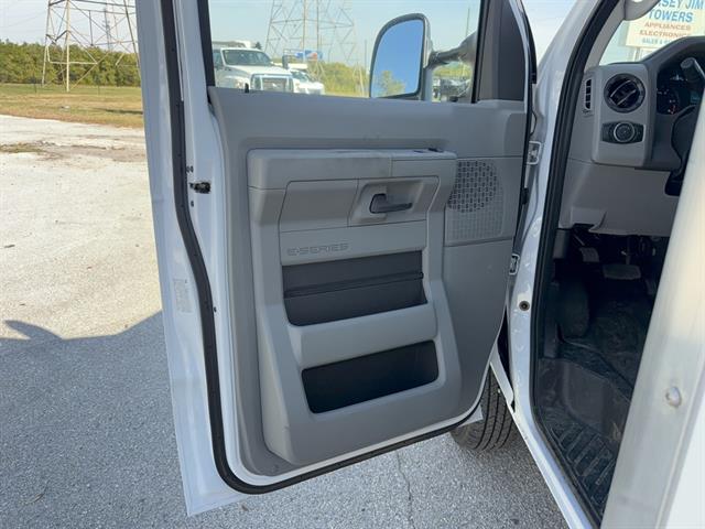 New 2026 Ford E-350 - photo 11