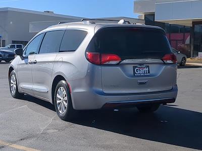 Used 2018 Chrysler Pacifica Touring L Minivan for sale #JR143989T - photo 2