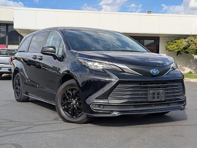 Used 2021 Toyota Sienna LE Minivan for sale #MS048162W - photo 1