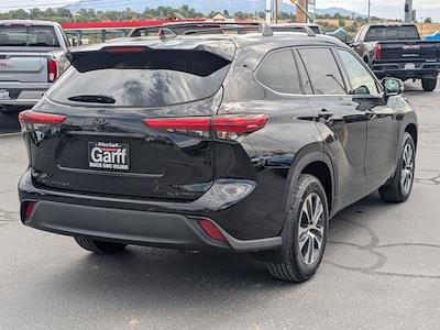 Used 2022 Toyota Highlander XLE AWD SUV for sale #NS226862W - photo 2