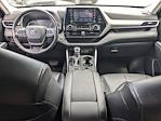 Used 2022 Toyota Highlander XLE AWD SUV for sale #NS226862W - photo 30