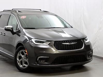 Used 2023 Chrysler Pacifica - photo 1