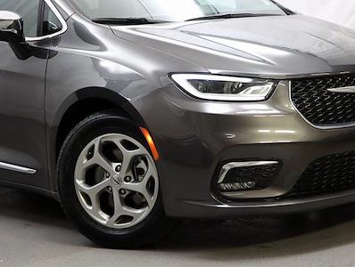 Used 2023 Chrysler Pacifica - photo 1