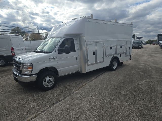 New 2026 Ford E-450 - photo 69