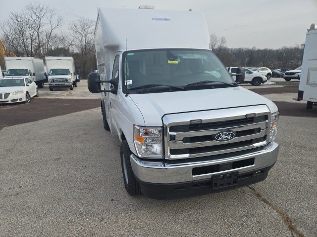 New 2026 Ford E-350 - photo 9