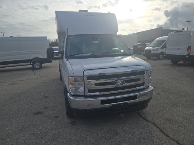 New 2026 Ford E-350 - photo 73