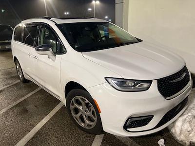 Used 2021 Chrysler Pacifica - photo 1