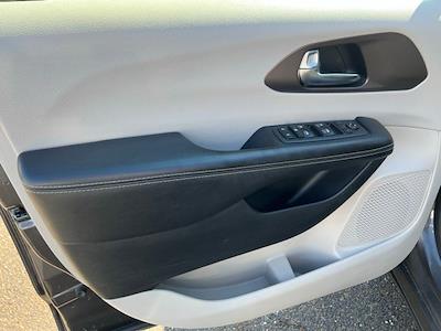2020 Chrysler Voyager FWD Minivan for sale #25V0253A - photo 1