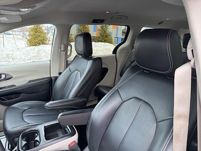 2023 Chrysler Pacifica FWD Minivan for sale #V00161 - photo 2