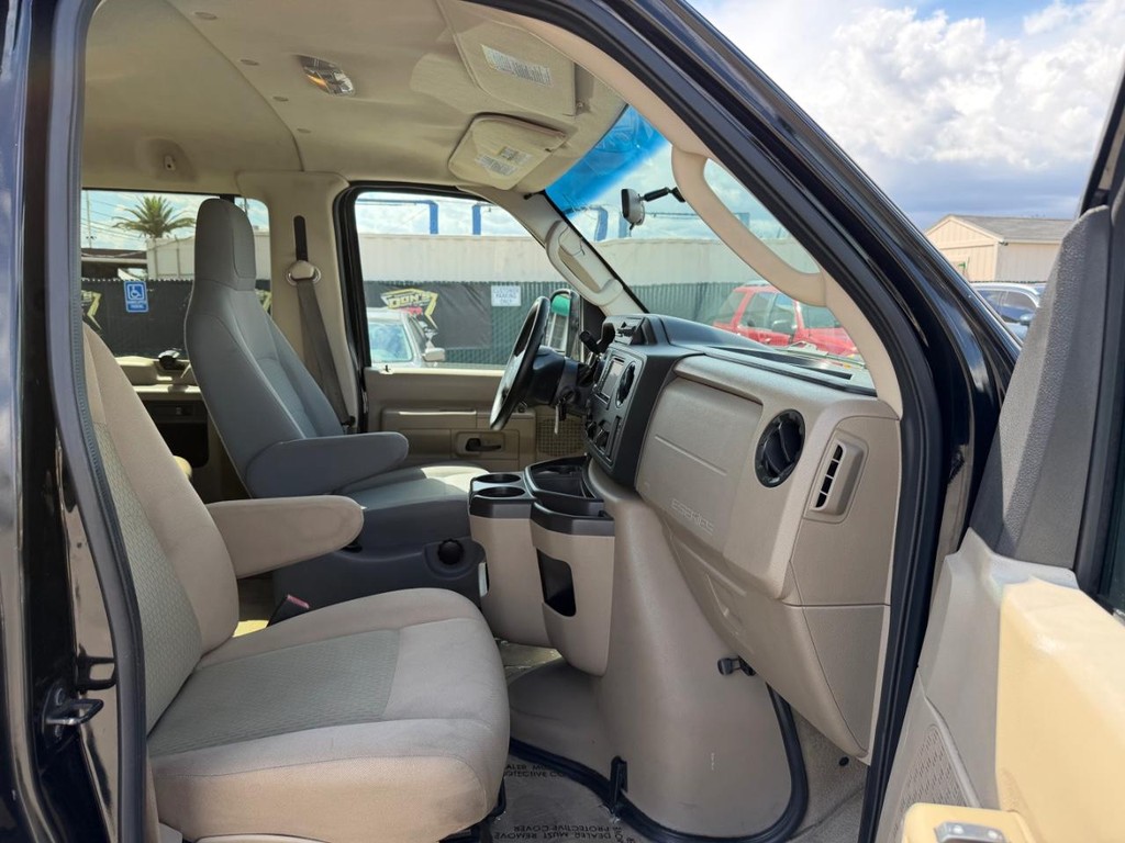 Used 2014 Ford E-350 - photo 23