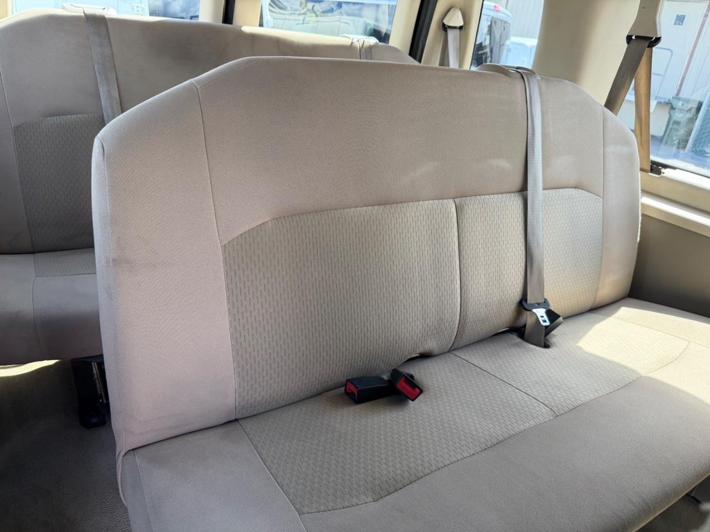 Used 2014 Ford E-350 - photo 40