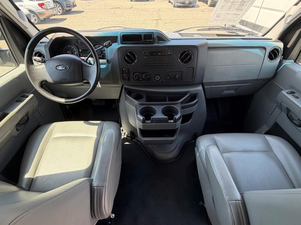 Used 2009 Ford E-350 - photo 24