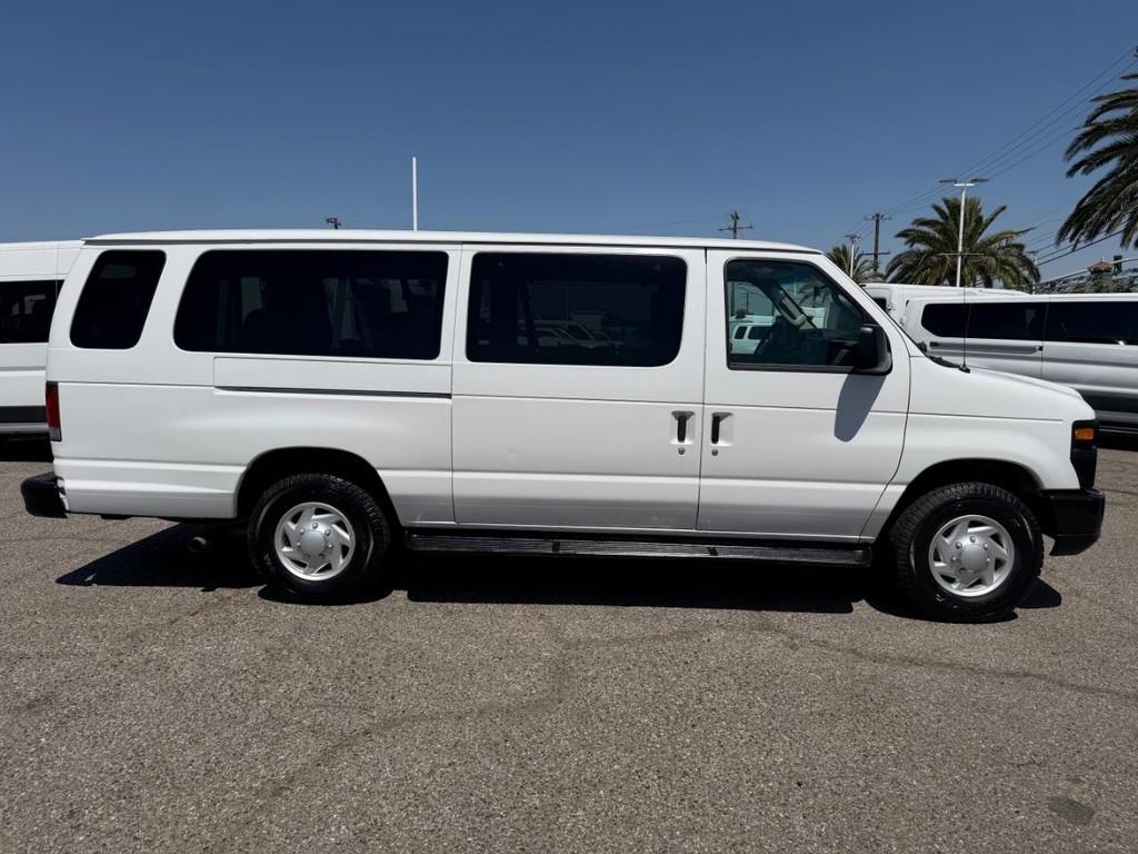 Used 2009 Ford E-350 - photo 5
