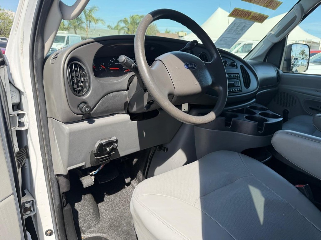 Used 2008 Ford E-350 - photo 18