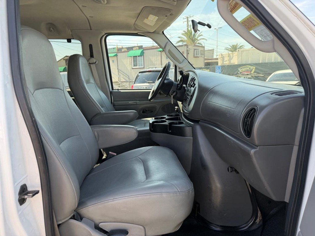 Used 2008 Ford E-350 - photo 23