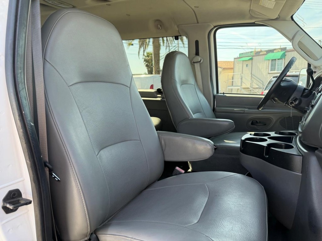 Used 2008 Ford E-350 - photo 24
