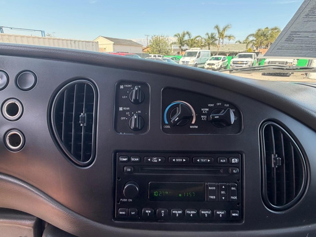 Used 2008 Ford E-350 - photo 26