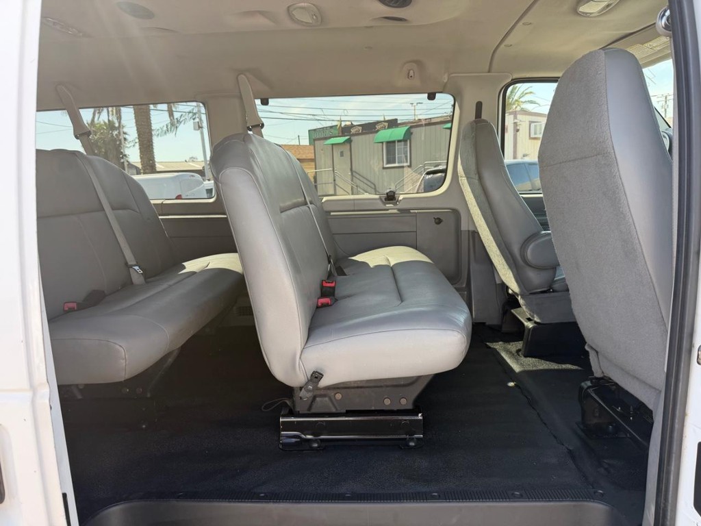 Used 2008 Ford E-350 - photo 27