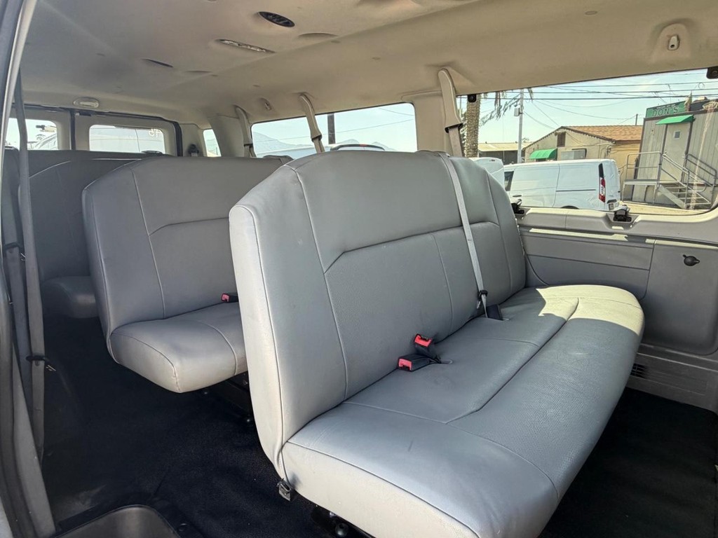 Used 2008 Ford E-350 - photo 28