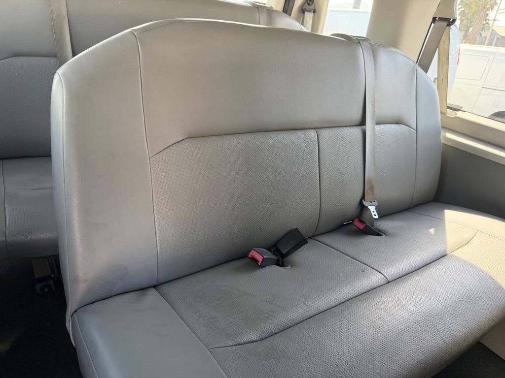 Used 2008 Ford E-350 - photo 31