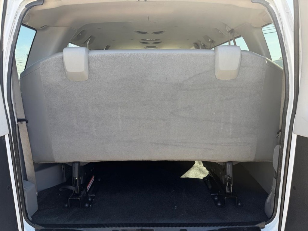 Used 2008 Ford E-350 - photo 35