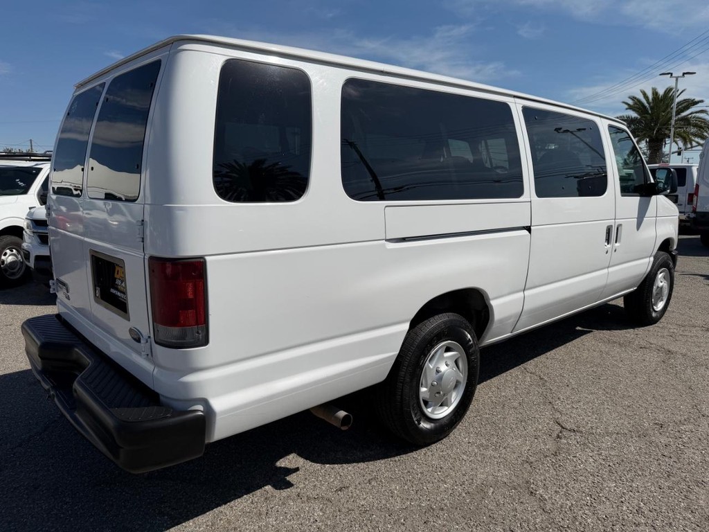 Used 2008 Ford E-350 - photo 2