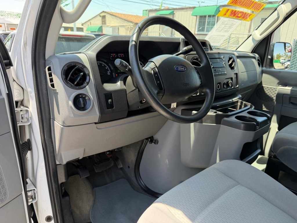Used 2011 Ford E-350 - photo 18