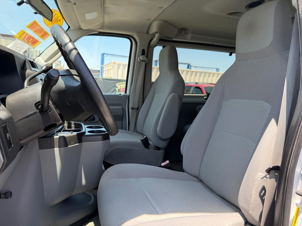 Used 2011 Ford E-350 - photo 20