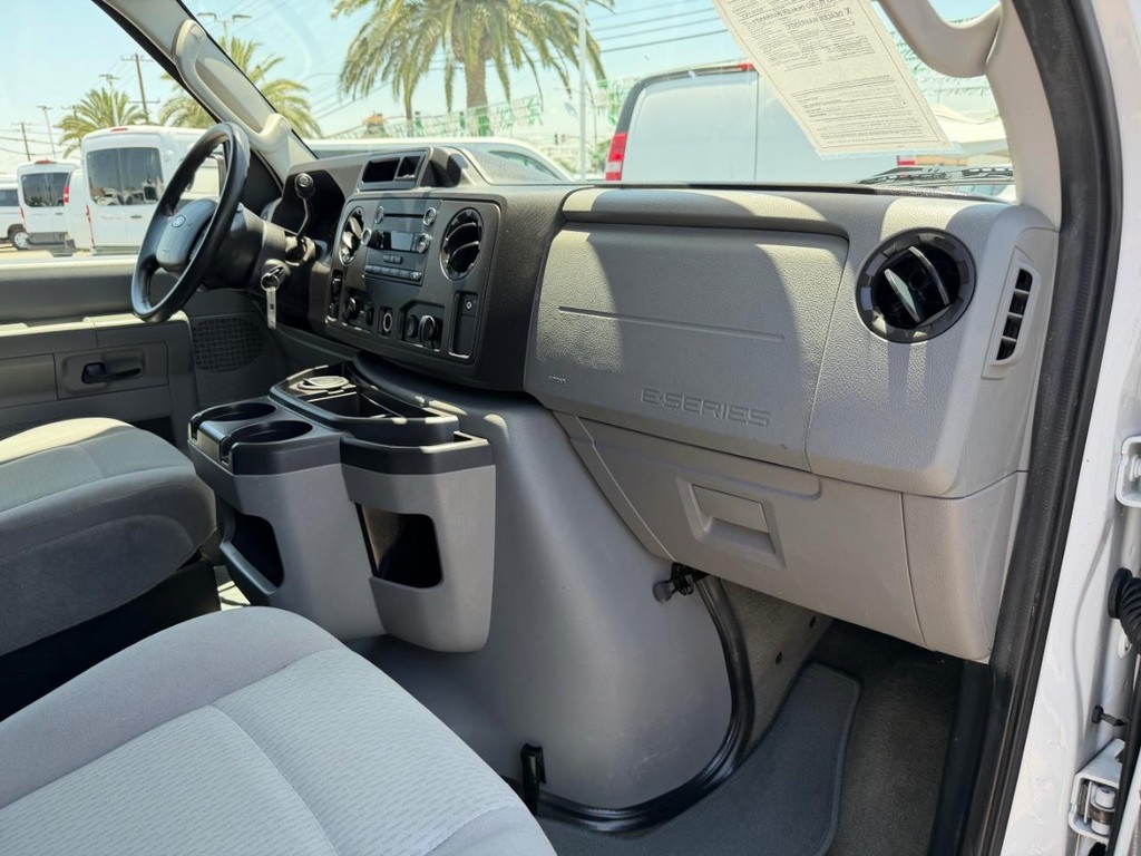 Used 2011 Ford E-350 - photo 22