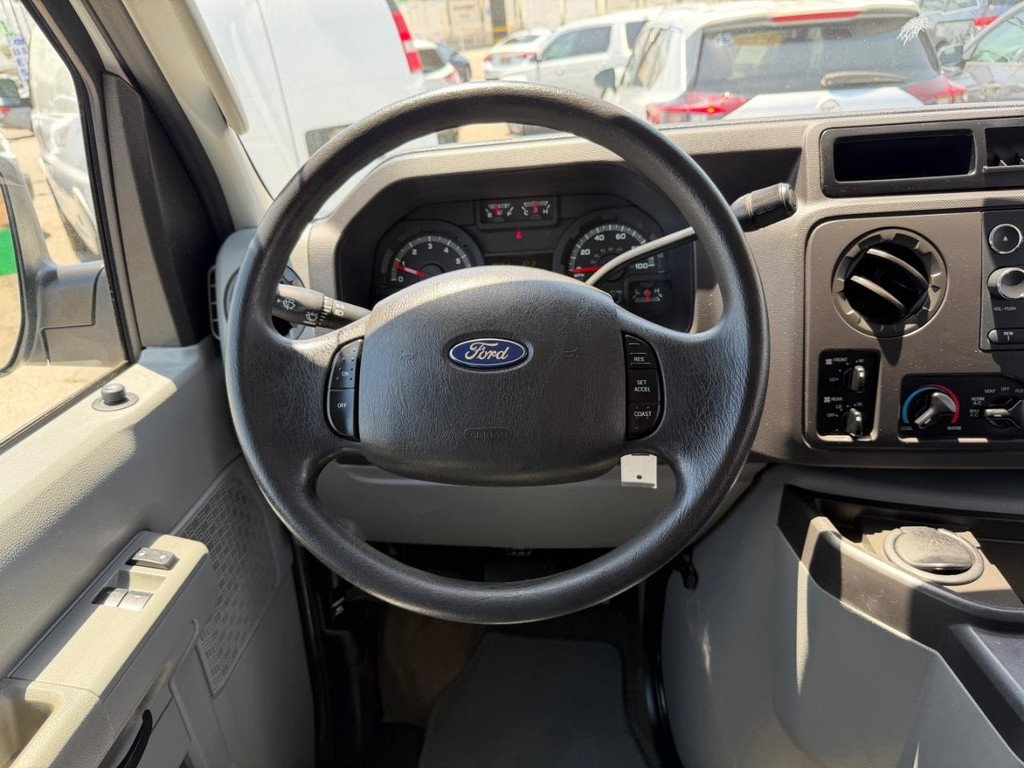 Used 2011 Ford E-350 - photo 29