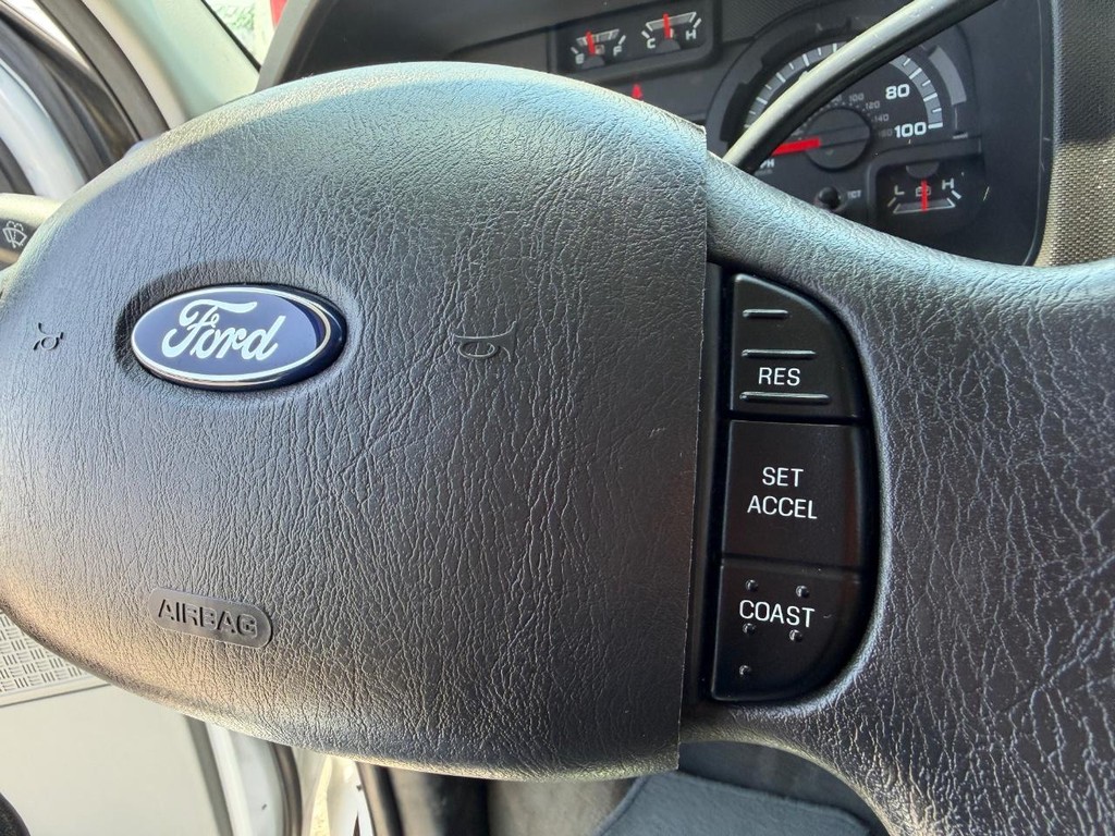 Used 2011 Ford E-350 - photo 32