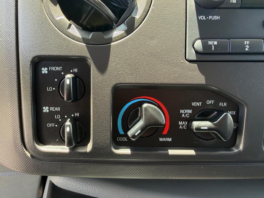 Used 2011 Ford E-350 - photo 35