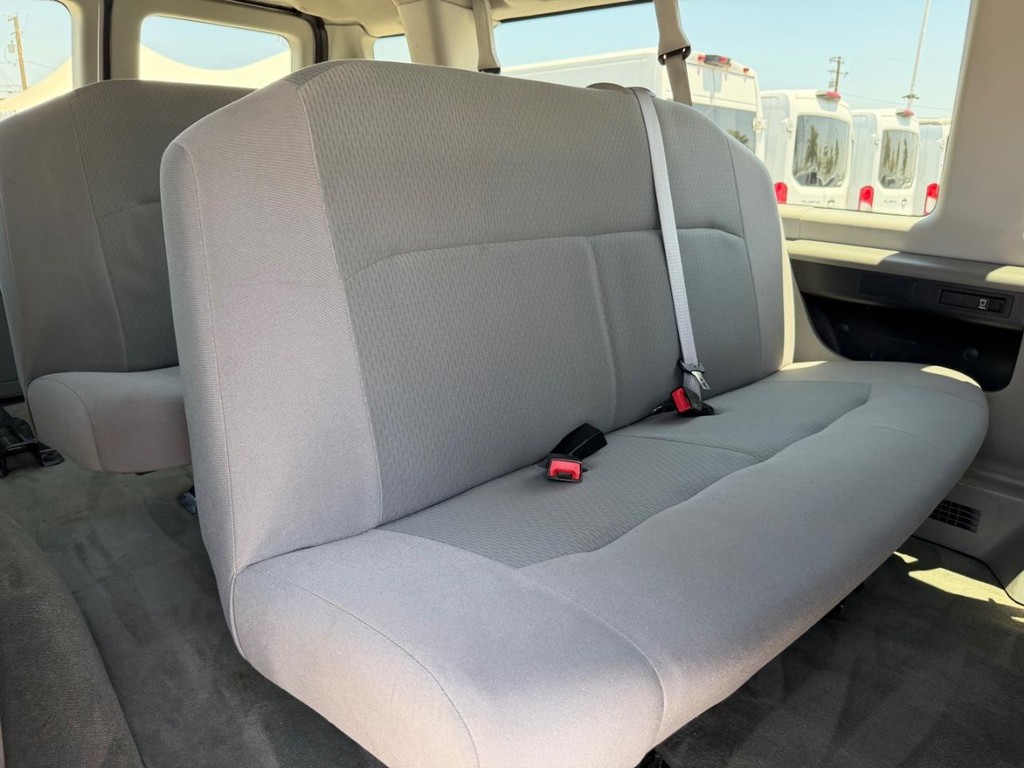 Used 2011 Ford E-350 - photo 39