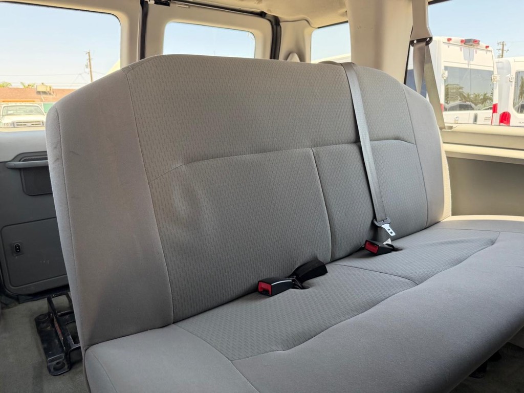 Used 2011 Ford E-350 - photo 40