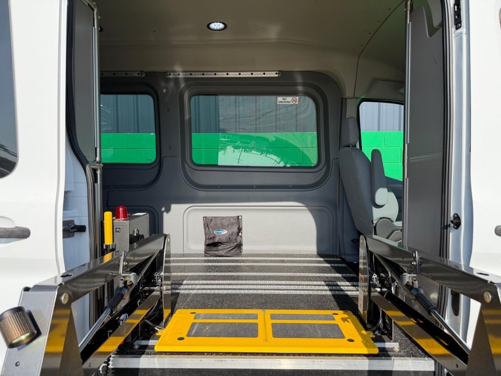 Used 2017 Ford Transit 350 - photo 5
