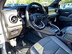 2025 Chevrolet Colorado Crew Cab 4WD Pickup for sale #248981 - photo 5