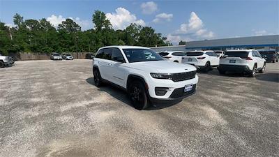 Used 2023 Jeep Grand Cherokee - photo 1