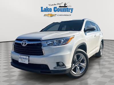 Used 2014 Toyota Highlander - photo 1