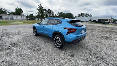 2025 Chevrolet Trax FWD SUV for sale #25494 - photo 2