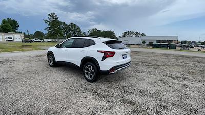 2025 Chevrolet Trax FWD SUV for sale #25513 - photo 2
