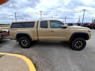 Used 2018 Toyota Tacoma - photo 1