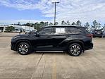 Used 2022 Toyota Highlander XLE for sale #B67997C - photo 4