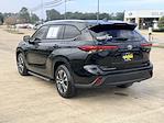 Used 2022 Toyota Highlander XLE for sale #B67997C - photo 2