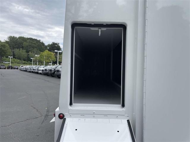 New 2026 Ford E-350 - photo 25