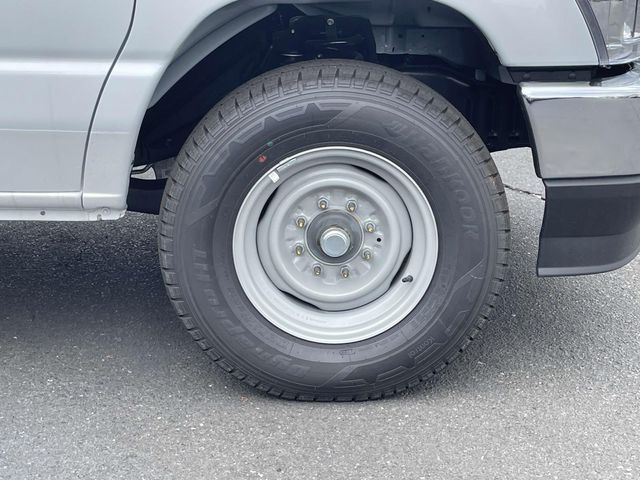 New 2026 Ford E-350 - photo 33