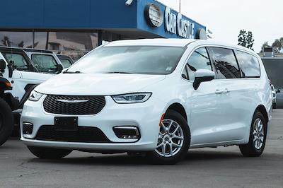 Used 2023 Chrysler Pacifica Touring L Minivan for sale #C87102 - photo 1